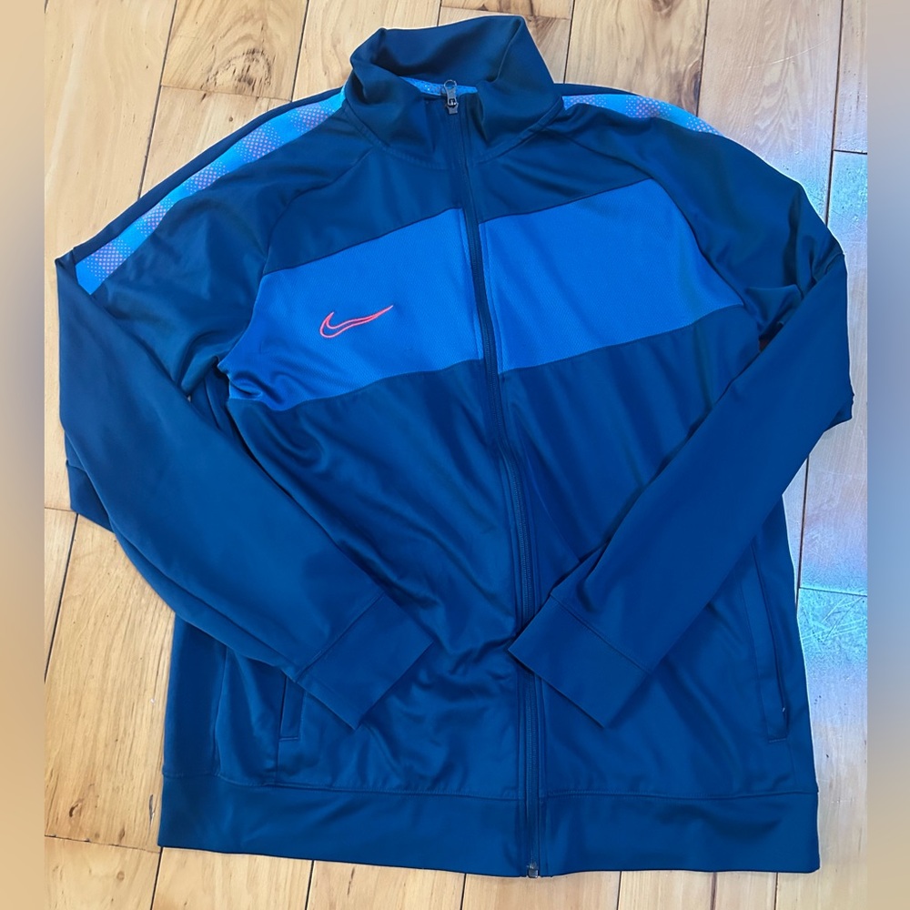 Men’s Nike Zip-up sweatshirt . Like new !